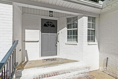 Charming home tucked away on a cul-de-sac in Lake Forest with - photo 4