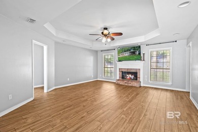 Charming home tucked away on a cul-de-sac in Lake Forest with - photo 6