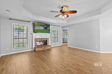 Charming home tucked away on a cul-de-sac in Lake Forest with - photo 7