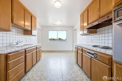 Rare vacant at close Laurel District duplex with long-term - photo 14
