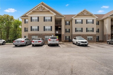 Enjoy low-maintenance living on Lake Hartwell in this beautiful - photo 1