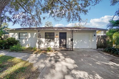 Short Sale. Great opportunity in St. Petersburg's Edgemoor area - photo 3