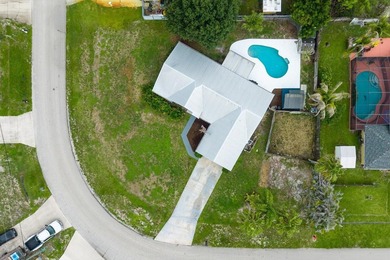 Step into a 3 BEDROOM, 2 BATH POOL HOME on a quarter acre - - photo 32