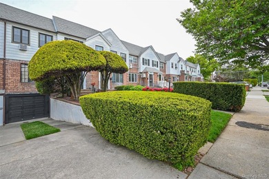 Solid all-brick attached Colonial in prime Flushing location - photo 2