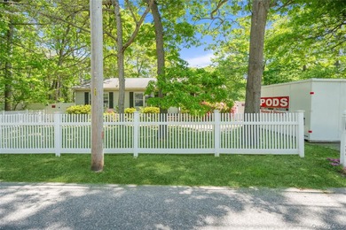 Beautifully maintained 3 bedroom, 2 bath ranch featuring an open - photo 5