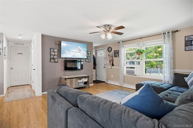 Beautifully maintained 3 bedroom, 2 bath ranch featuring an open - photo 9