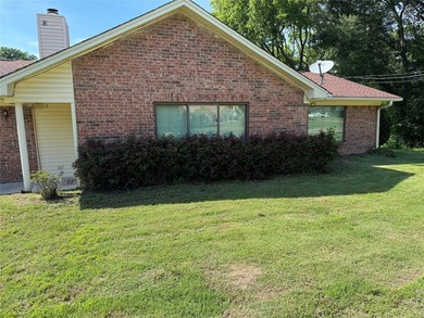 1075 Lake Drive, Kemp, TX 75143 Escape to the lake life in this - photo 3