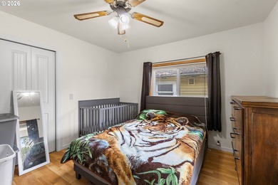 Welcome home to this charming 4 bedroom, 1 bathroom home - photo 8