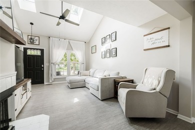 Welcome to 31 Reynolds Road! Located in the sought-after Village - photo 4