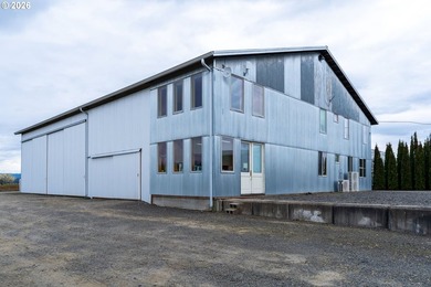 Own a community landmark farm with views in every direction and - photo 9