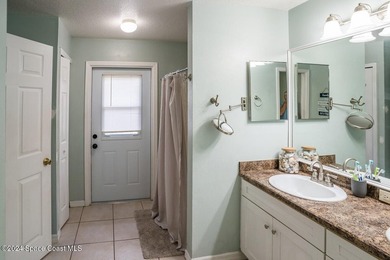 This stunning single-family home boasts 4 spacious bedrooms, 3 - photo 12