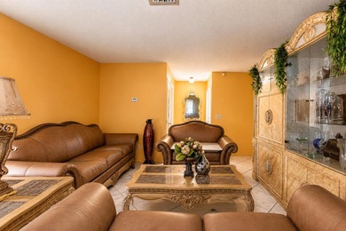 Priced below appraised value for a quick sale, this is a rare - photo 13