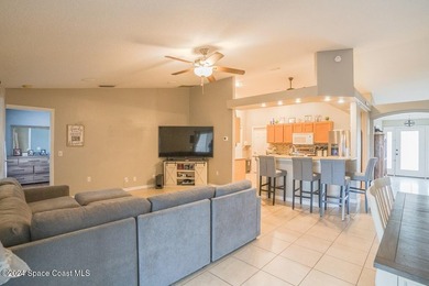 This stunning single-family home boasts 4 spacious bedrooms, 3 - photo 15