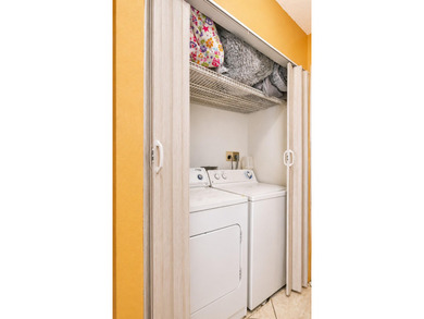 Priced below appraised value for a quick sale, this is a rare - photo 18