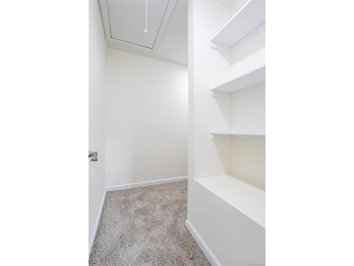 Move right into this renovated, Townhouse, with 2-bedrooms, 1.5 - photo 19