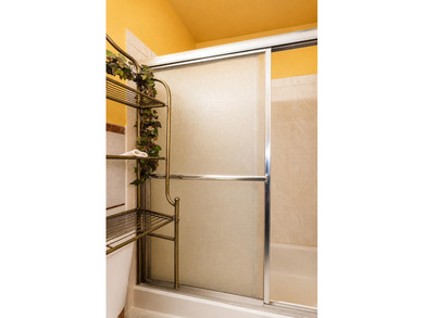 Priced below appraised value for a quick sale, this is a rare - photo 25