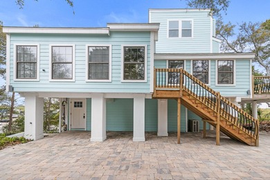 Don't miss out on this rare-to-find renovated home in the heart - photo 1