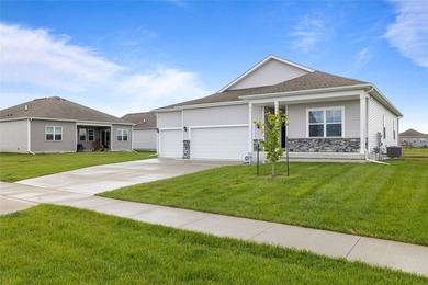Welcome to this beautiful, like-new ranch home with a peaceful - photo 25
