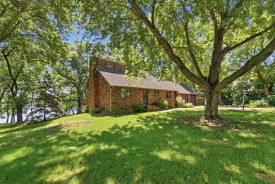 Experience the best of lake living on beautiful Sauk Lake! 1.23 - photo 1