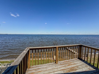 Charming Two-Bedroom, One-Bathroom Lakefront home on beautiful - photo 24