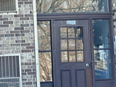 Clinton River Condo For Sale in Clinton Township Michigan