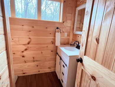 This beautifully designed cabin in Sevierville is ideally - photo 16