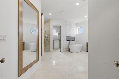 Come home to luxury and tranquility just across the river in the - photo 20