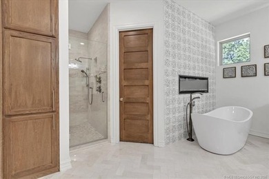 Come home to luxury and tranquility just across the river in the - photo 23