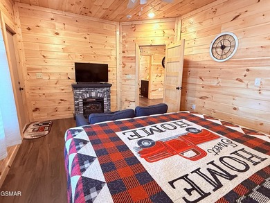 This beautifully designed cabin in Sevierville is ideally - photo 42