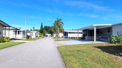 Open Concept - Beautifully Maintained Home in Lake Wales - photo 4