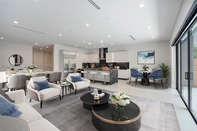 Discover this one-of-a-kind duplex consisted of TWO 5-bedroom, 5 - photo 1