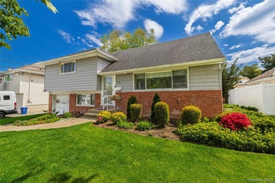Welcome to this beautifully updated, move-in ready expanded - photo 1