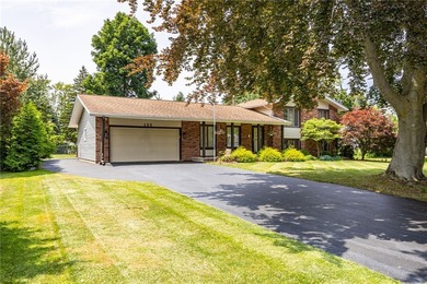 Welcome home to this beautifully maintained 3-bedroom - photo 2