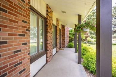 Welcome home to this beautifully maintained 3-bedroom - photo 3