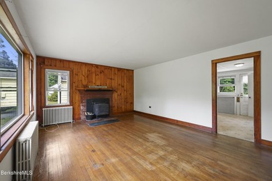 Spacious 4-bedroom 1+1/2 bath Cape with several useful storage - photo 14