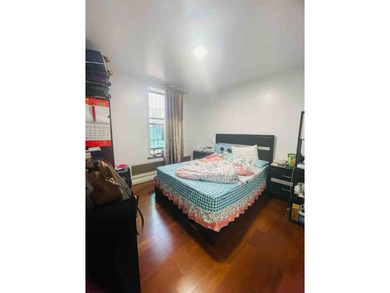 Location, Location, Location! This 3-bedroom, 2 full bathroom - photo 4