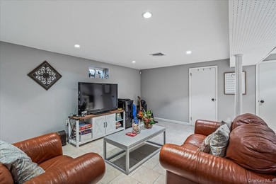 Diamond 3 Bedroom Cape In Prime Whitestone Location. Beautifully - photo 16