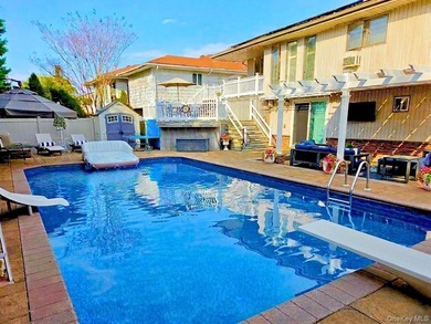 Welcome to 512 Links Drive East in Oceanside. This beautiful - photo 18