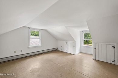 Spacious 4-bedroom 1+1/2 bath Cape with several useful storage - photo 22