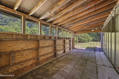 Spacious 4-bedroom 1+1/2 bath Cape with several useful storage - photo 30