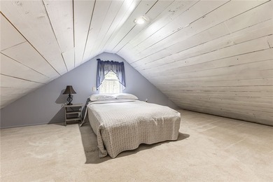 Tucked away on a peaceful private road, this heavenly log home - photo 31