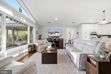 Beautifully maintained rambler on a spacious lot along St - photo 31