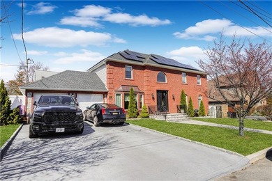 Luxury corner detached 1 family, with 2 cars garage, lots of - photo 8