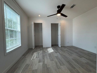 Discover the perfect blend of style, comfort, and affordability - photo 8
