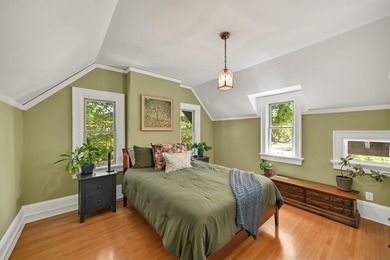 Charming Colonial with Arts & Crafts flair on coveted Menlo - photo 22
