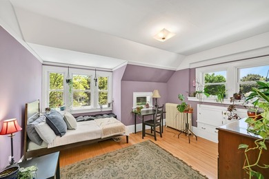 Charming Colonial with Arts & Crafts flair on coveted Menlo - photo 23