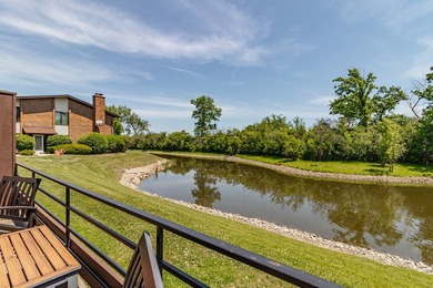 (private lake, pond, creek) Townhome/Townhouse For Sale in Highland Park Illinois