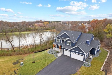 Welcome to luxury living at its finest in this exquisite - photo 2