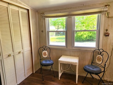 Location, Location! Affordable, year round 2 bedroom, 1 bathroom - photo 3