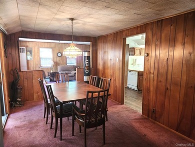 Location, Location! Affordable, year round 2 bedroom, 1 bathroom - photo 5